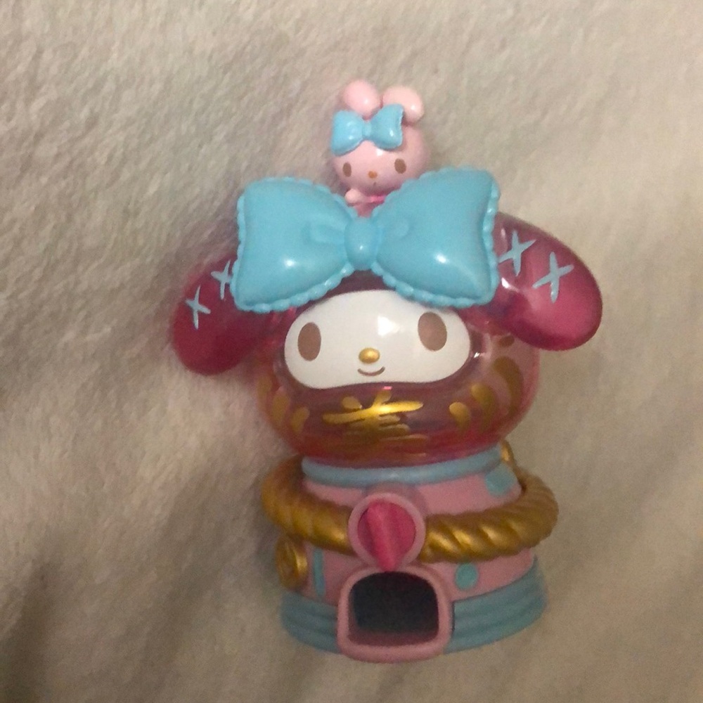 MY MELODY GUMBALL MACHINE
